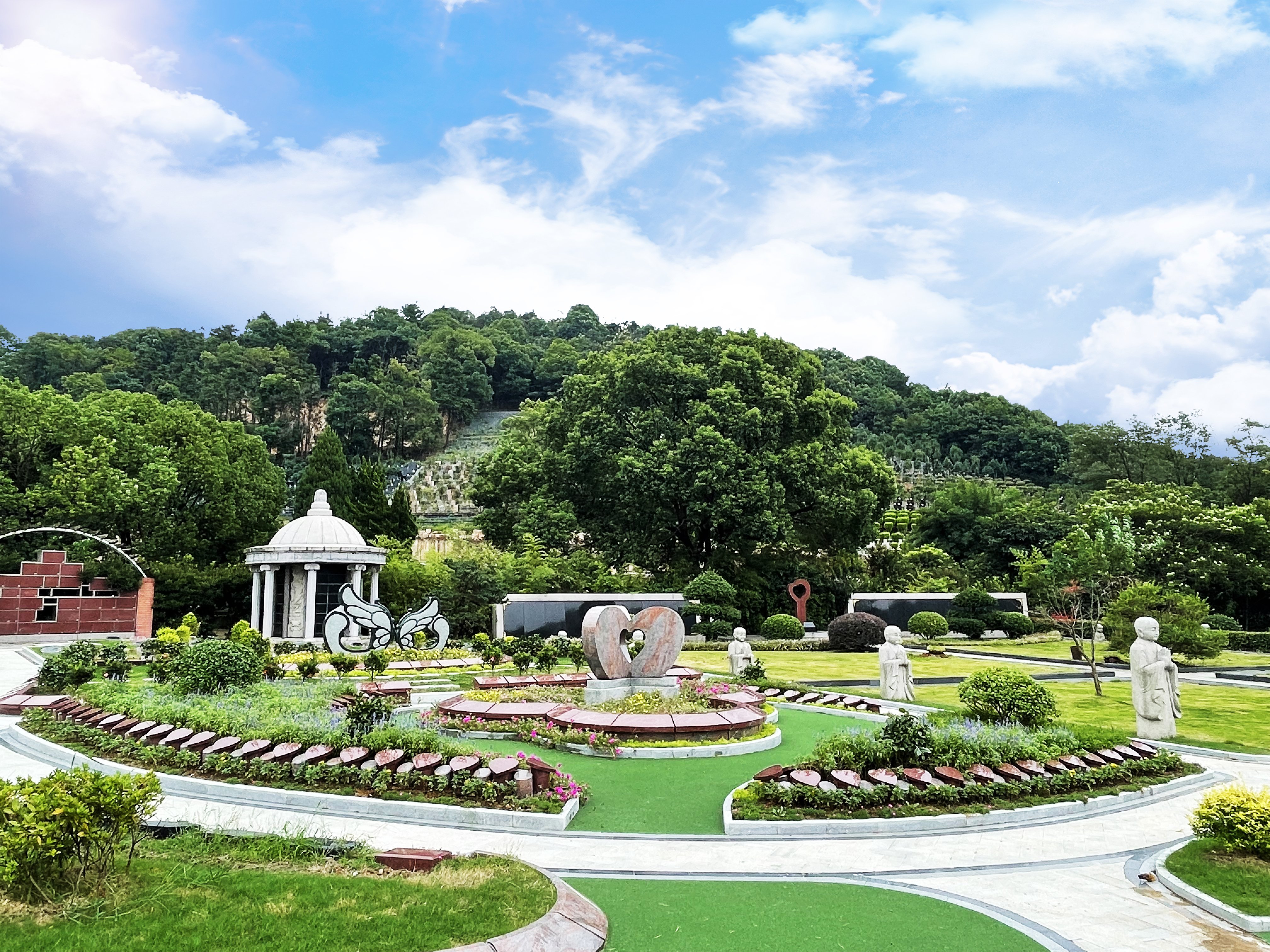 现代墓园与传统墓园有什么区别？